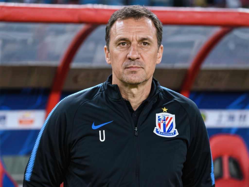 申花宣布:吴金贵卸任主教练职务 申花宣布:吴金贵卸任主教练职务